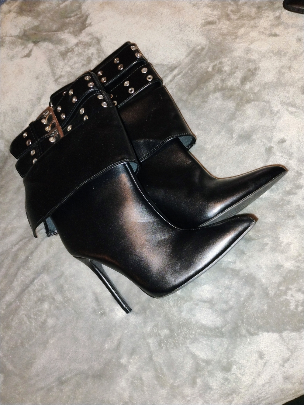 Black Pointed-Toe Stiletto  Boots with Studded Straps Accents Size 5.5